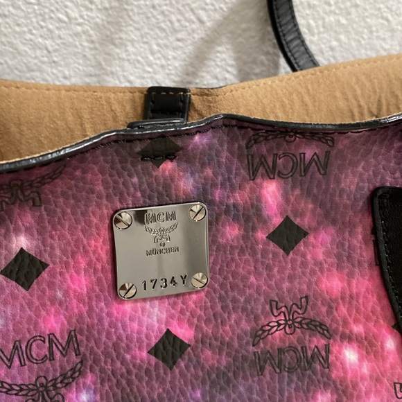 🆕 MCM Galaxy Visetos Medium Shopper Tote Bag Open Top *Light Scratch Bottom* - Picture 3 of 16